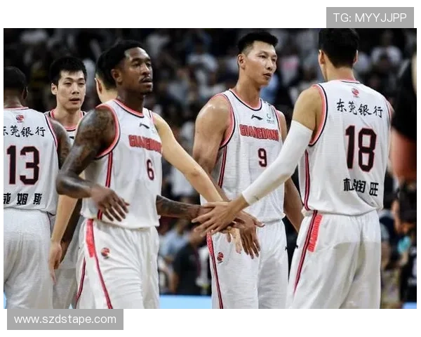 南京篮球队在锦标赛中的战术表现分析与点评揭示团队优势与不足